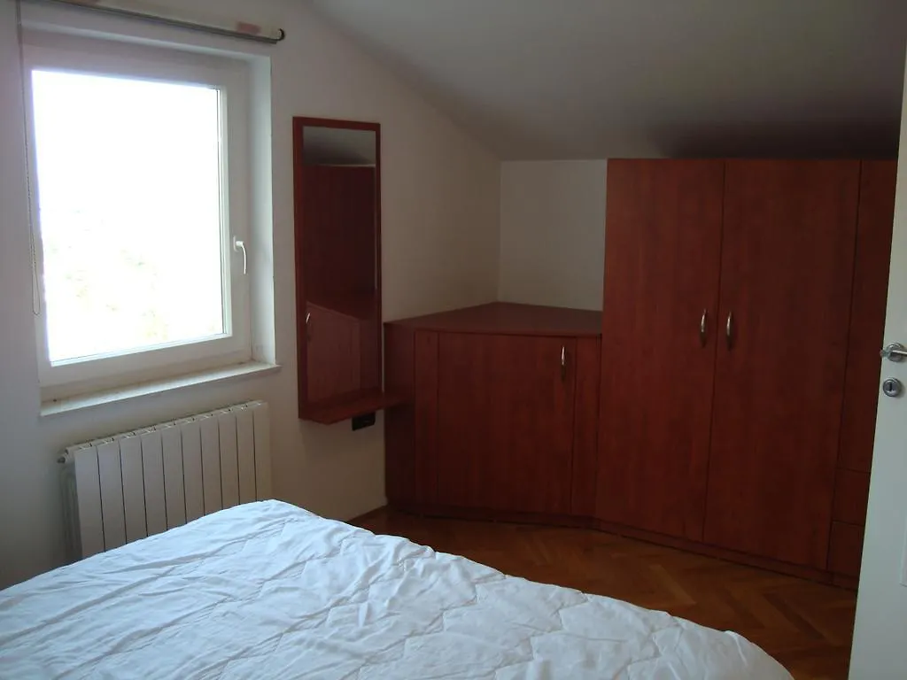 Apartments Bruk Laurana 0*,